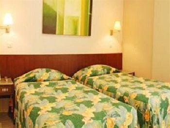 Holiday Hotel Phnom Penh Bagian luar foto