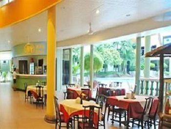 Holiday Hotel Phnom Penh Bagian luar foto