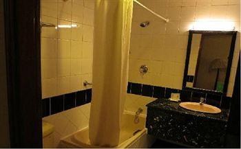 Holiday Hotel Phnom Penh Bagian luar foto