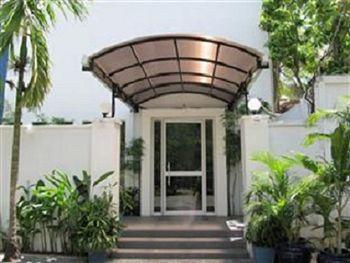 Holiday Hotel Phnom Penh Bagian luar foto